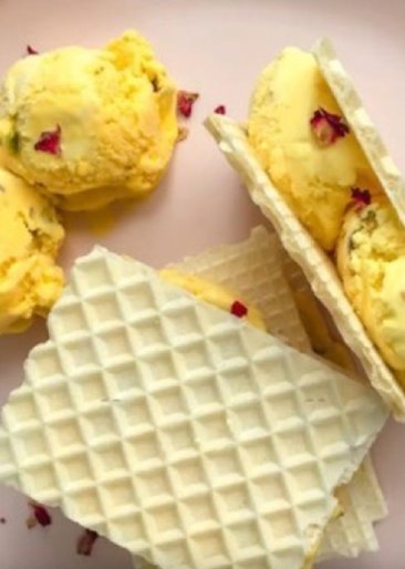 Straw ice cream filling and packaging machine Straw ice cream filling and packaging machine