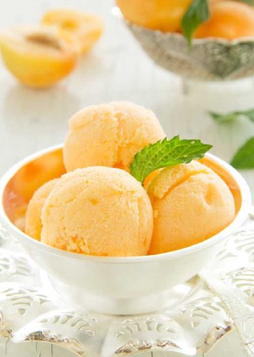 Cup ice cream filling and packaging machine Cup ice cream filling and packaging machine